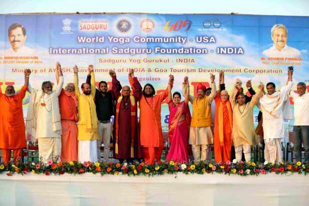 Pujya Swamiji presented Goa as “Yogbhoomi” by hosting “World Yog Festival” event on sea shore in the presence of Yog masters and thousands of Yog lovers. - Shree Datta Padmanabh Peeth - 